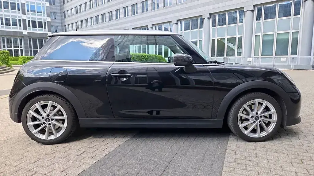 Gebraucht Mini Cooper 156 PS (114 kW) 2024 Schwarz Kleinwagen