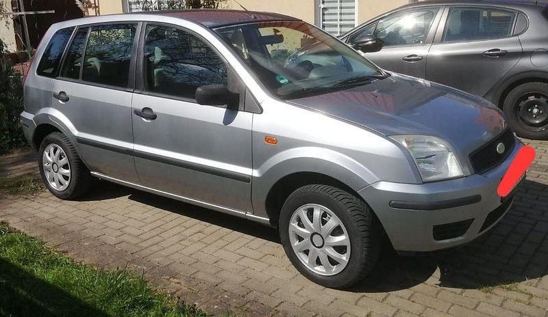 Grau Gebraucht 2005 Ford Fusion Ambiente Limousine | 600 € (Guter Preis) - Bild 1/4