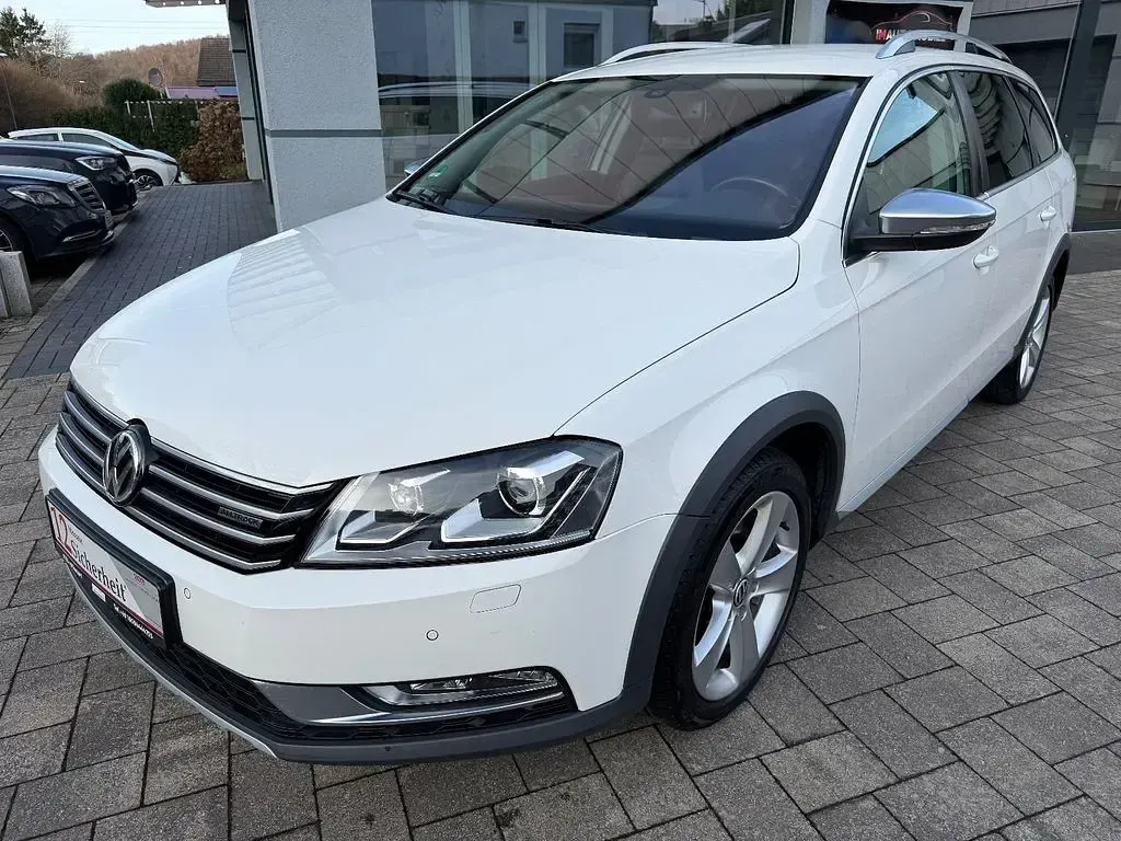 Gebraucht VW Passat Alltrack 170 PS (125 kW) 2012 Weiß Kombi