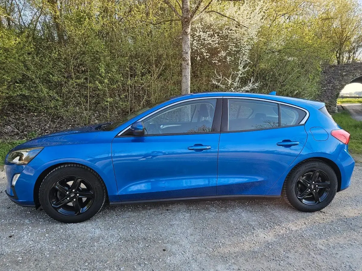 Gebraucht Ford Focus Titanium 120 PS (88 kW) 2019 Blau Limousine