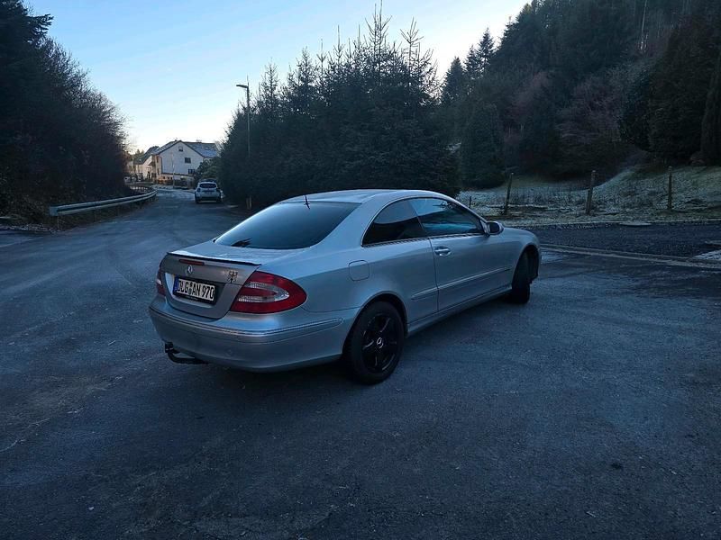 Gebraucht Mercedes CLK200 163 PS (119 kW) 2005 Silber Coupé