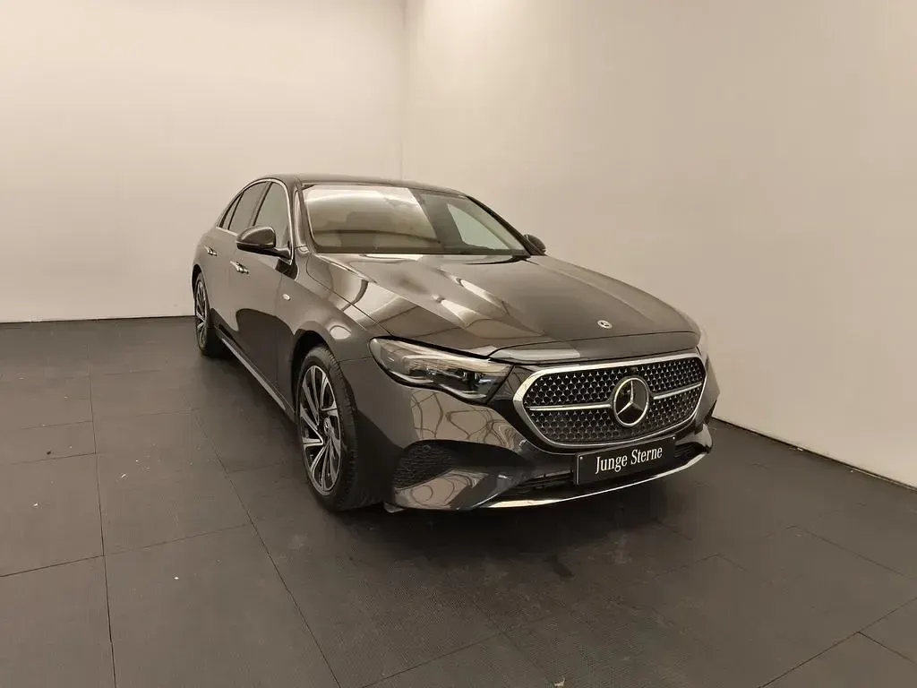 Gebraucht Mercedes E300 Advanced Plus 197 PS (144 kW) 2025 Grau Limousine