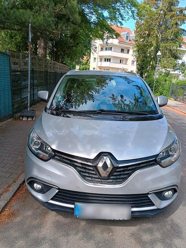 Grau Gebraucht 2017 Renault Scénic IV Van / Kleinbus | 12.000 € (Teuer) - Bild 1/4