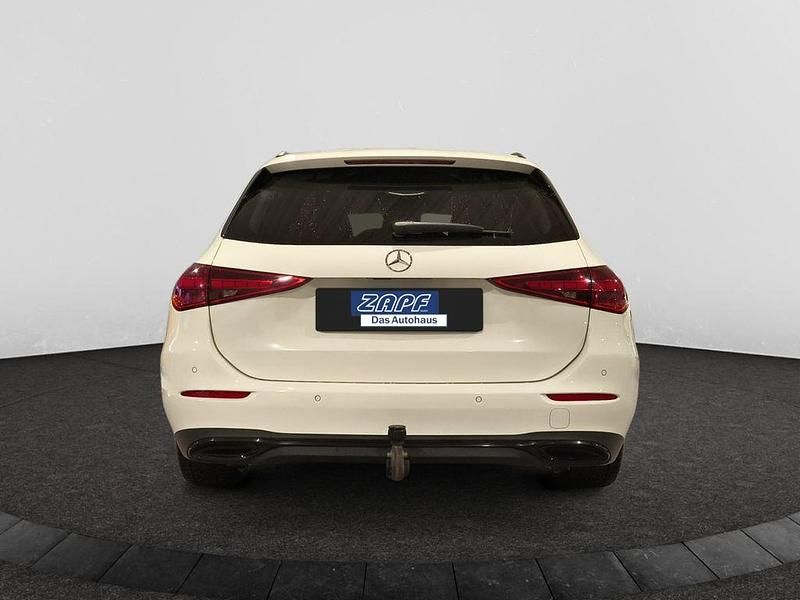 Gebraucht Mercedes C300 Night 279 PS (205 kW) 2022 Polarweiss  unilack Kombi