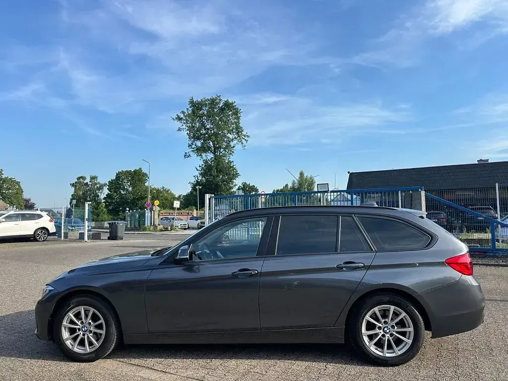 Gebraucht BMW 316 Advantage 116 PS (85 kW) 2016 Grau Kombi