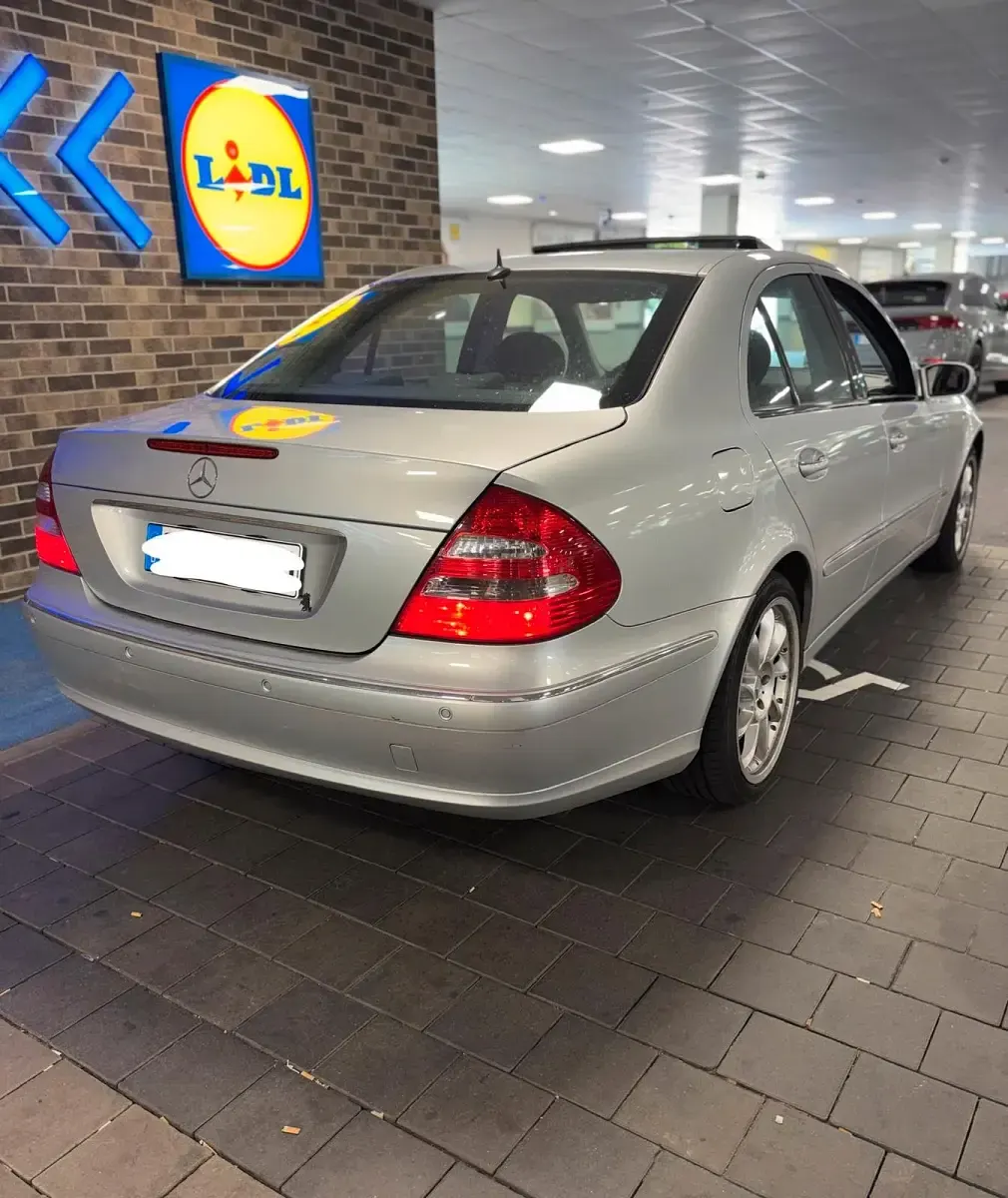 Gebraucht Mercedes E280 231 PS (169 kW) 2005 Silber Limousine
