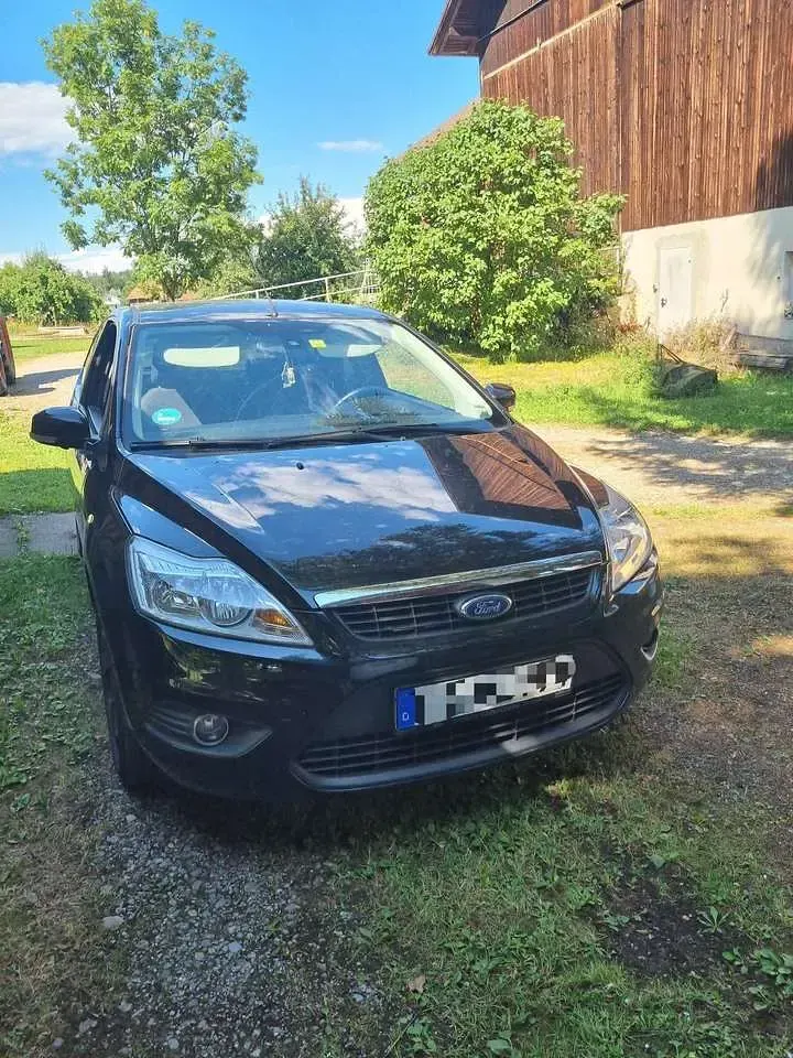 Gebraucht Ford Focus Viva 101 PS (74 kW) 2010 Schwarz Kleinwagen