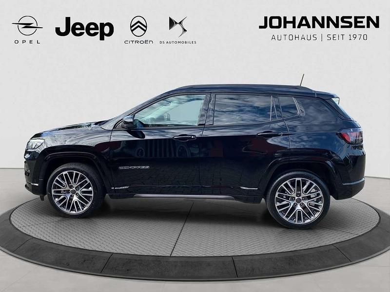 Neu Jeep Compass Summit 131 PS (96 kW) 2025 Schwarz SUV