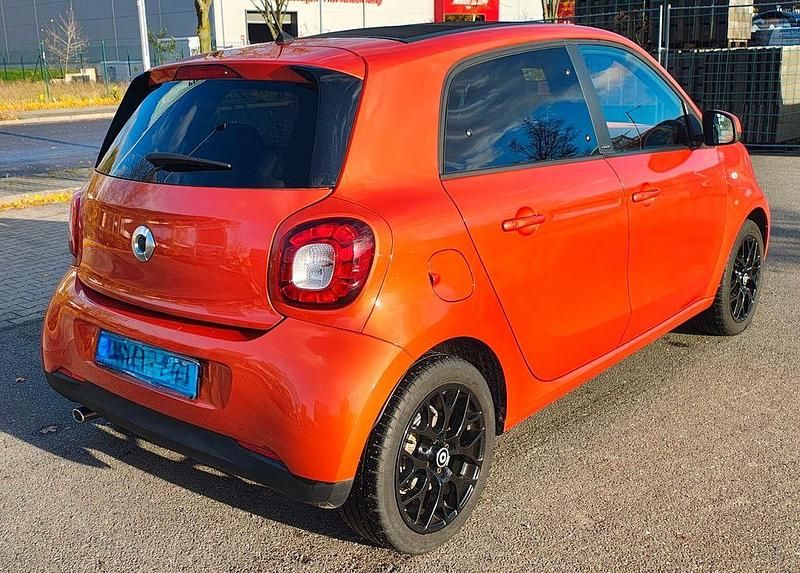Orange Gebraucht 2017 Smart ForFour Kleinwagen | 12.900 € (Fairer Preis) - Bild 1/4