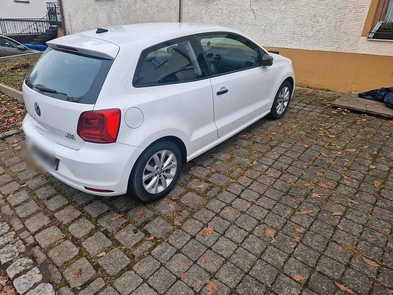 Gebraucht VW Polo 75 PS (55 kW) 2015 Weiß Kleinwagen
