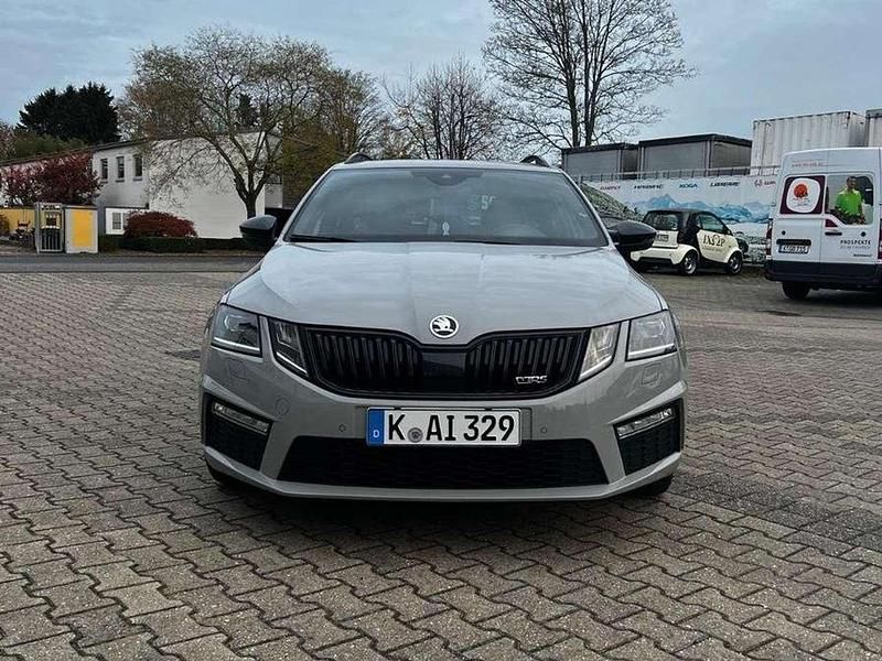 Grau Gebraucht 2017 Skoda Octavia RS Kombi | 17.500 € (Fairer Preis) - Bild 1/4