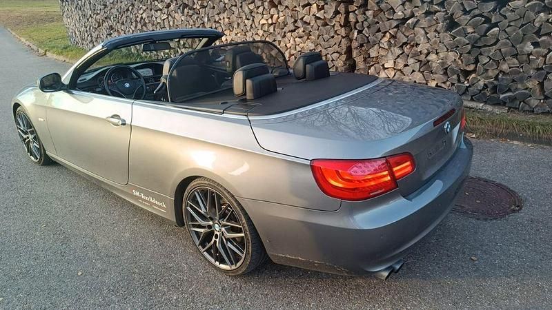 Gebraucht BMW 330 Cabriolet Exclusive 245 PS (180 kW) 2011 Grau Cabrio