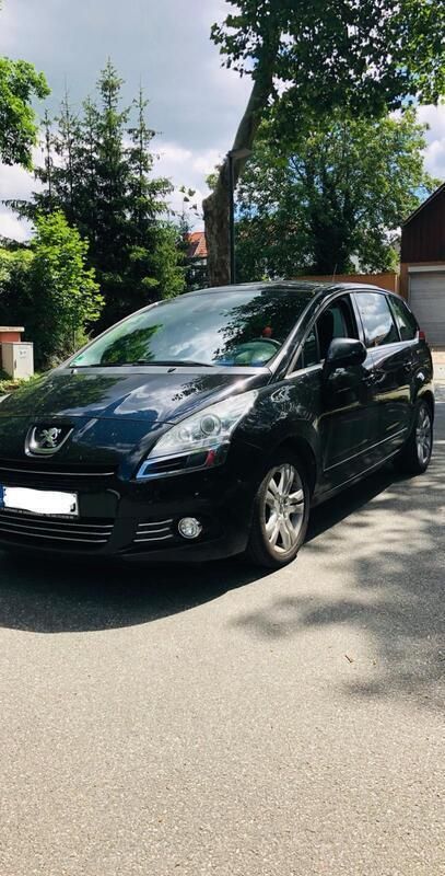 Schwarz Gebraucht 2010 Peugeot 5008 Van / Kleinbus | 3.000 € (Superpreis) - Bild 1/4