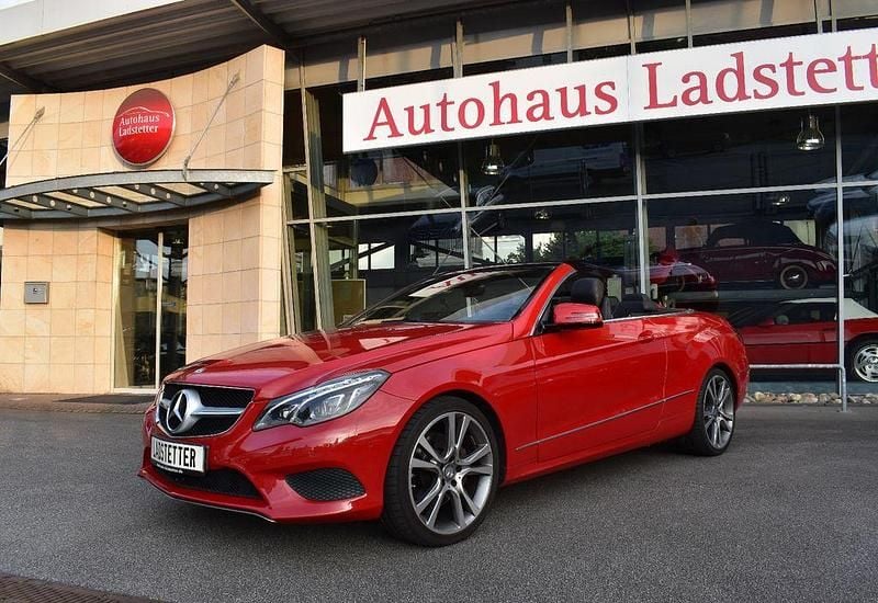 Gebraucht Mercedes E220 Sport 170 PS (125 kW) 2016 Rot Cabrio