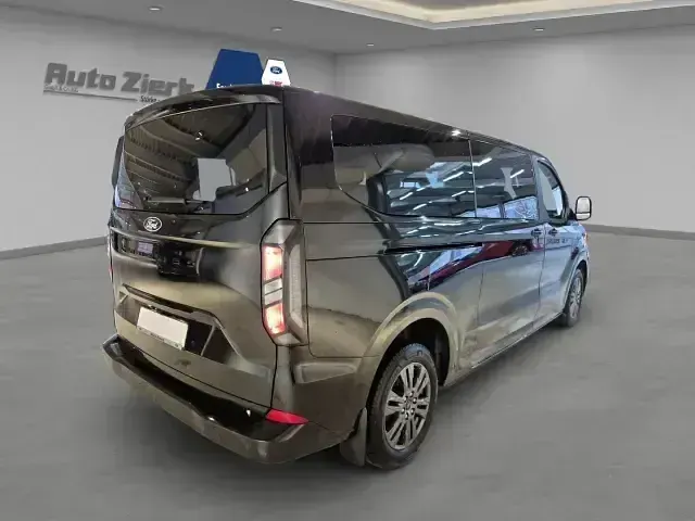 Gebraucht Ford Tourneo Custom Titanium 136 PS (100 kW) 2025 Schwarz Van
