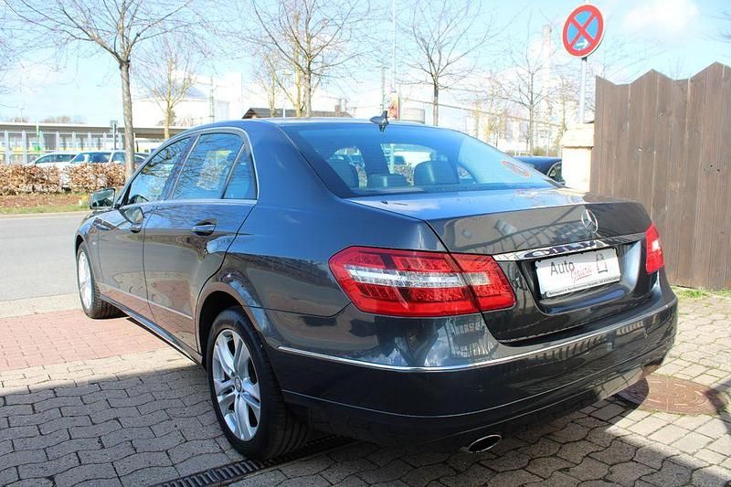 Second-hand Mercedes E250 204 CP (150 kW) 2010 Gri Berlinǎ