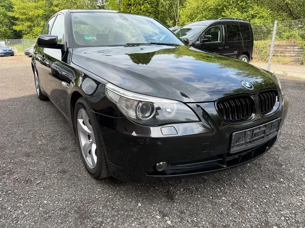 Gebraucht BMW 520 Sport Line 170 PS (125 kW) 2004 Schwarz Limousine