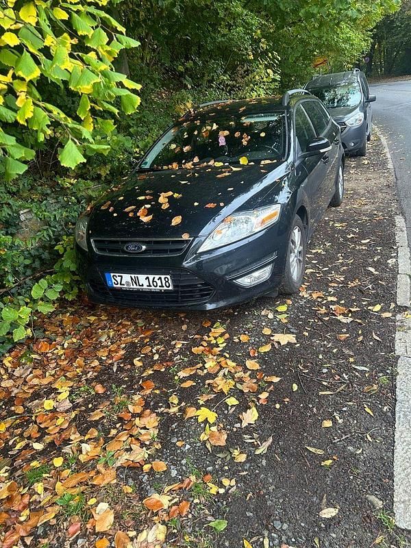 Schwarz Gebraucht 2011 Ford Mondeo S Kombi | 3.500 € (Superpreis) - Bild 1/4