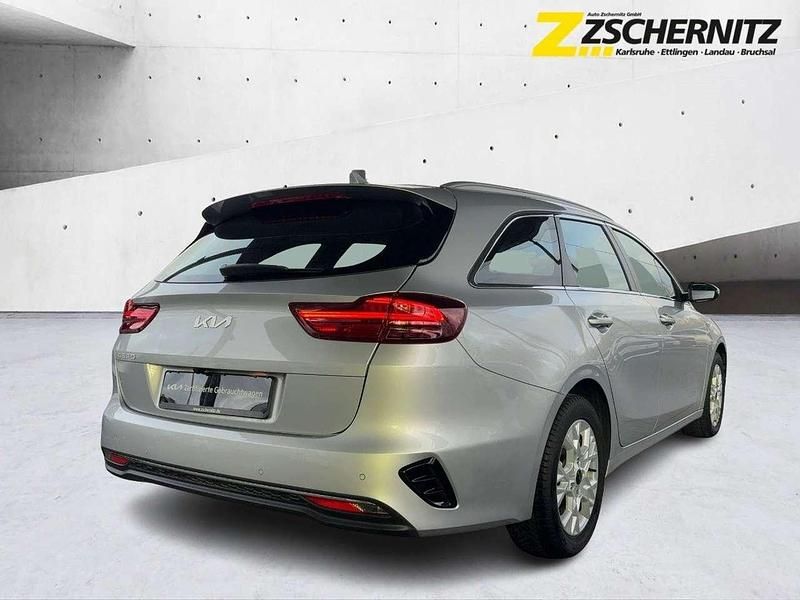 Gebraucht Kia Ceed Sportswagon Vision 140 PS (102 kW) 2025 (kcs) sparklingsilber met. Kombi
