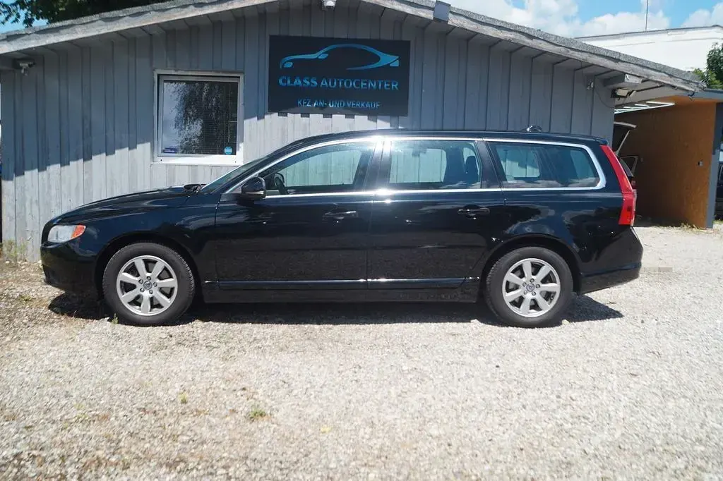 Gebraucht Volvo V70 Kinetic 163 PS (119 kW) 2012 Black stone Kombi