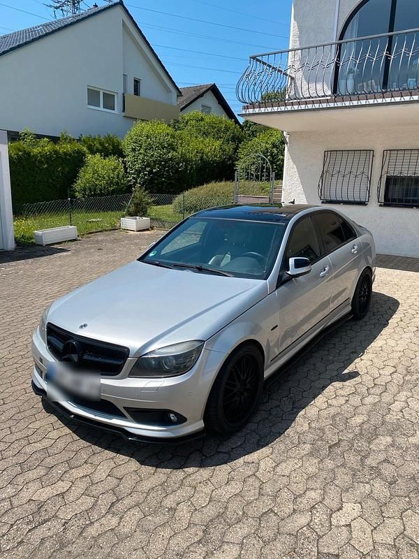 Gebraucht 2009 Mercedes C350 AMG line Limousine | 11.800 € (Teuer) - Bild 1/4