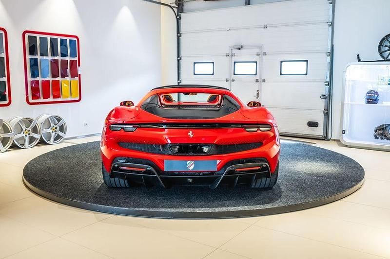 Neu Ferrari 296 829 PS (609 kW) 2025 Rot Cabrio