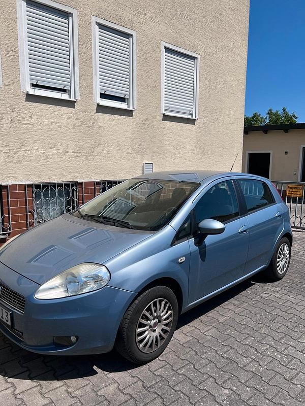 Blau Gebraucht 2009 Fiat Grande Punto Kleinwagen | 3.500 € (Etwas zu teuer) - Bild 1/4