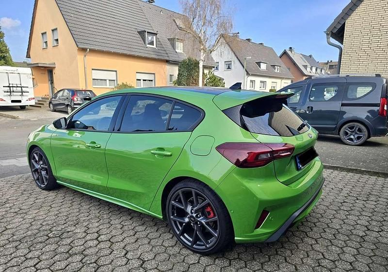 Gebraucht Ford Focus ST 280 PS (205 kW) 2024 Grün Limousine