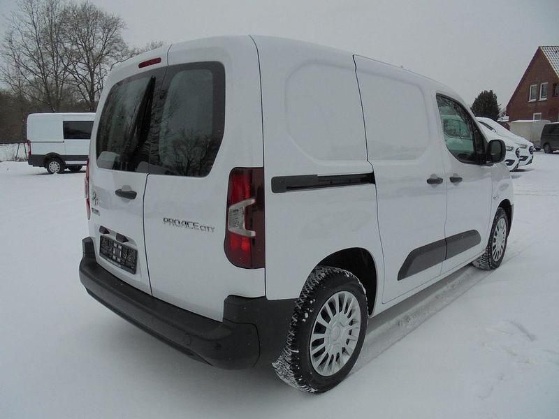 Gebraucht Toyota Proace City City 102 PS (75 kW) 2024 Weiß Van / Kleinbus