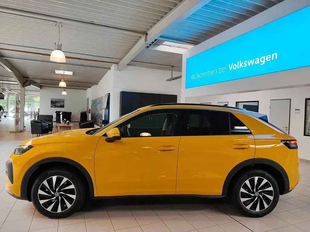 Neu VW T-Roc 116 PS (85 kW) 2026 Gelb SUV