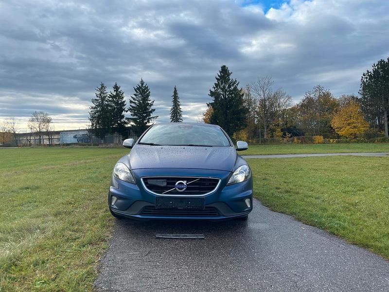 Gebraucht Volvo V40 R-Design Summum 190 PS (139 kW) 2015 Blau Kombi