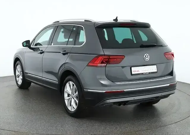 Gebraucht VW Tiguan Highline 150 PS (110 kW) 2020 Grau SUV