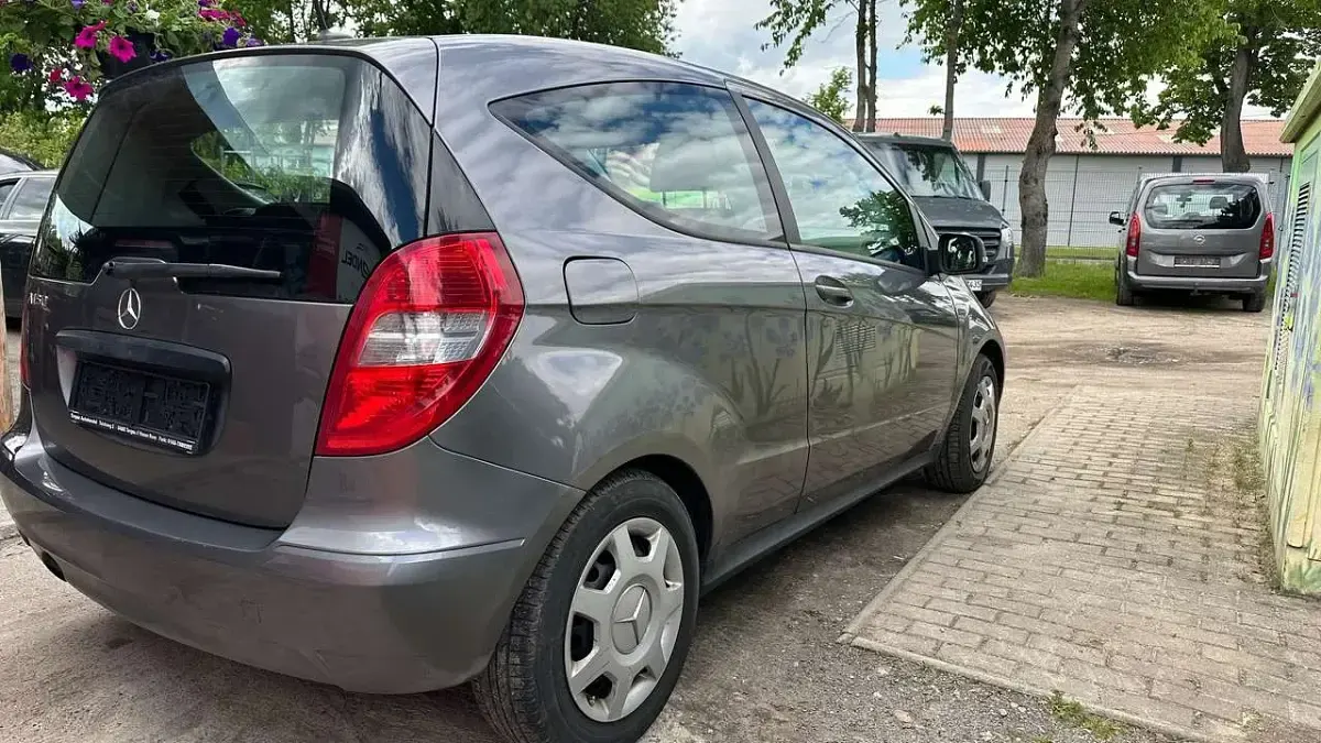 Gebraucht Mercedes A150 95 PS (69 kW) 2009 Grau Kleinwagen
