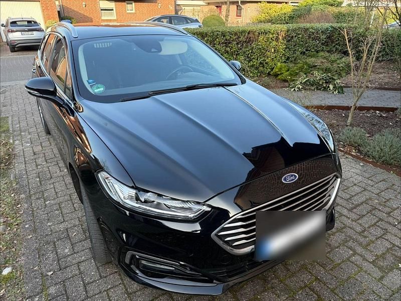 Gebraucht Ford Mondeo Titanium 165 PS (121 kW) 2019 Schwarz Kombi