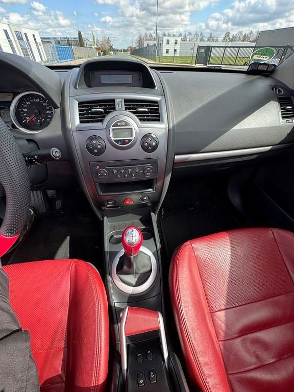 Gebraucht Renault Mégane Cabriolet Dynamique 111 PS (81 kW) 2006 Schwarz Cabrio