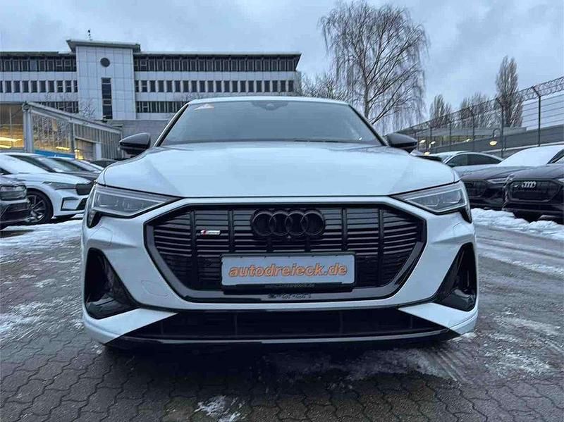 Gebraucht Audi e-tron Sportback Black Edition 300 kW (408 PS) 2022 Gletscherweiß metallic SUV