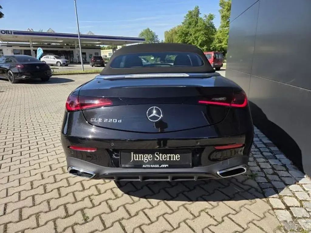 Gebraucht Mercedes 220 197 PS (144 kW) 2025 Lack obsidianschwarz (metallic) Cabrio