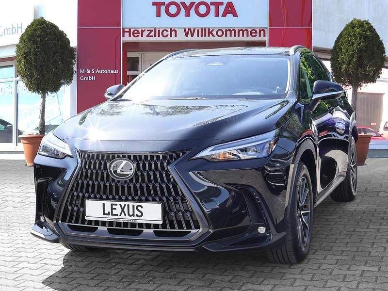 Schwarz Gebraucht 2023 Lexus NX450h+ E-FOUR SUV | 59.990 € (Etwas zu teuer) - Bild 1/4