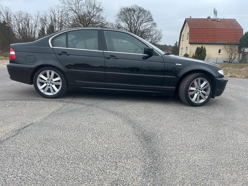 Second-hand BMW 325 192 CP (141 kW) 2003 Negru Berlinǎ