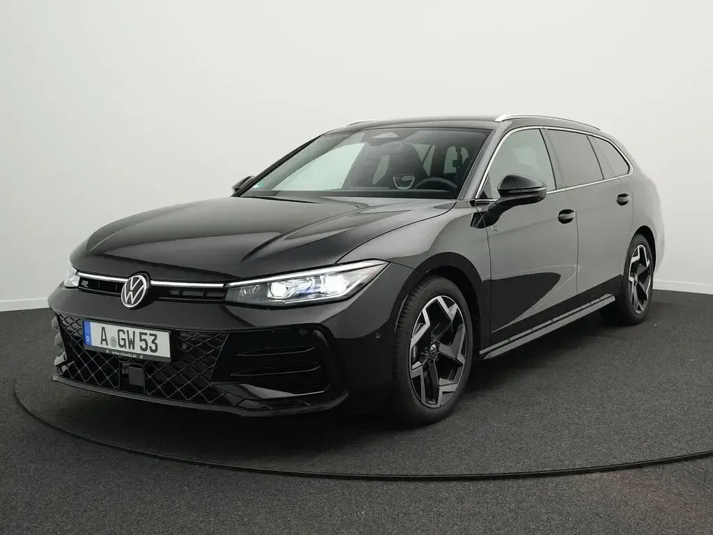 Gebraucht VW Passat R-line 193 PS (141 kW) 2026 Grenadillschwarz metallic Kombi