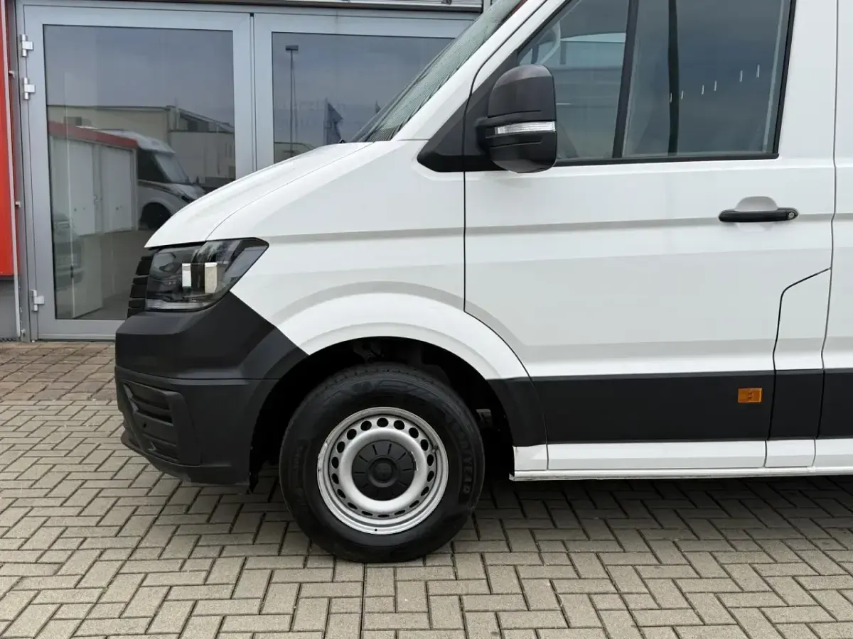 Gebraucht VW Crafter 177 PS (130 kW) 2025 Weiß Van
