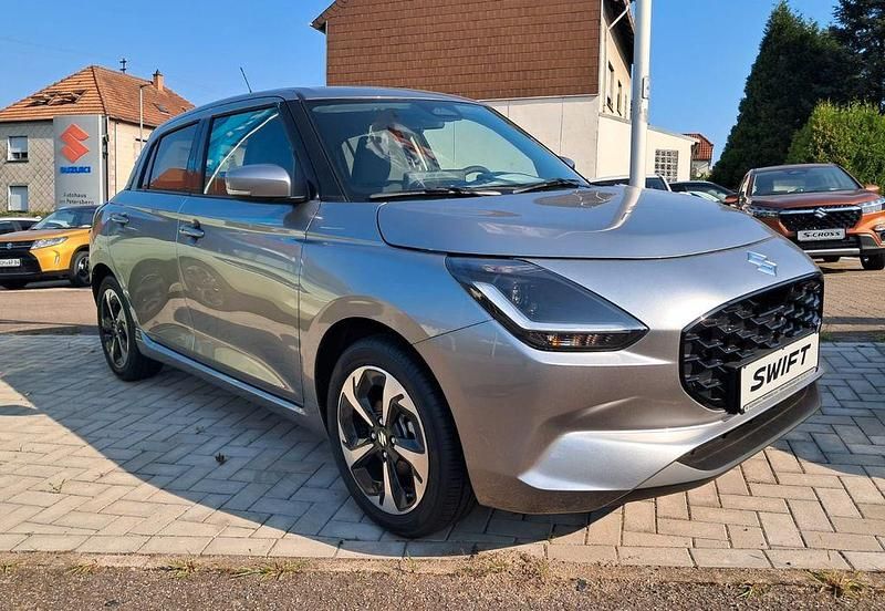 Neu Suzuki Swift Comfort+ 83 PS (61 kW) 2025 Silber Limousine