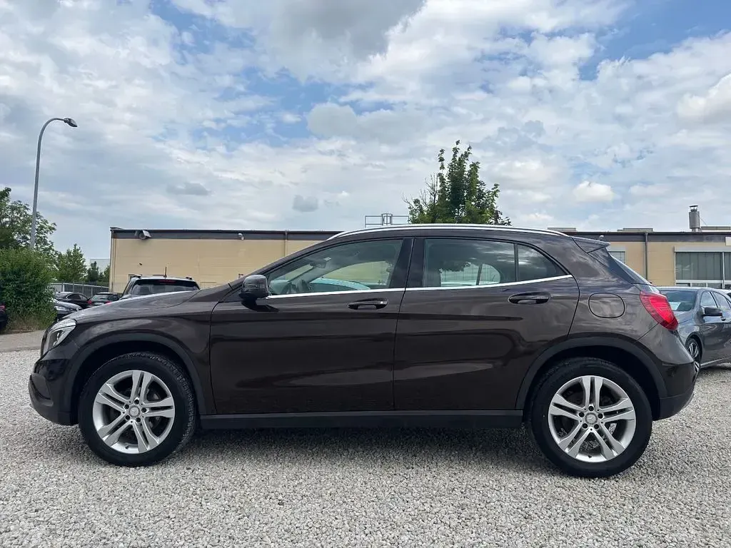 Gebraucht Mercedes GLA220 Urban 177 PS (130 kW) 2016 Braun SUV