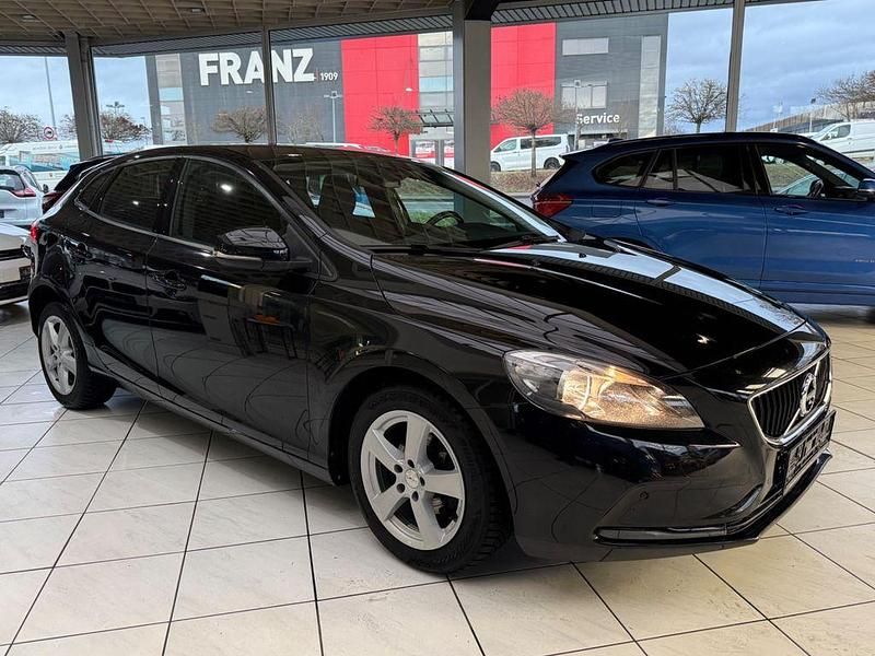 Gebraucht Volvo V40 Kinetic 120 PS (88 kW) 2018 Schwarz Limousine