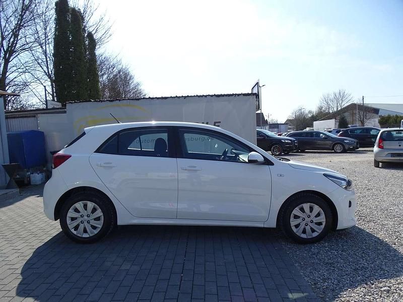 Gebraucht Kia Rio Edition 7 84 PS (61 kW) 2017 (ud) schneeweiss Kleinwagen