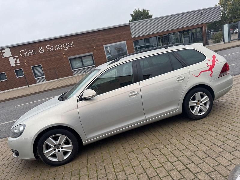 Gold Gebraucht 2009 VW Golf VI Kleinwagen | 3.000 € (Guter Preis) - Bild 1/4