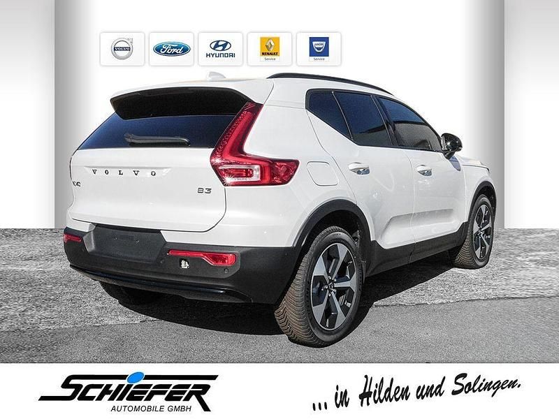 Neu Volvo XC40 Plus 163 PS (119 kW) 2025 Weiß SUV