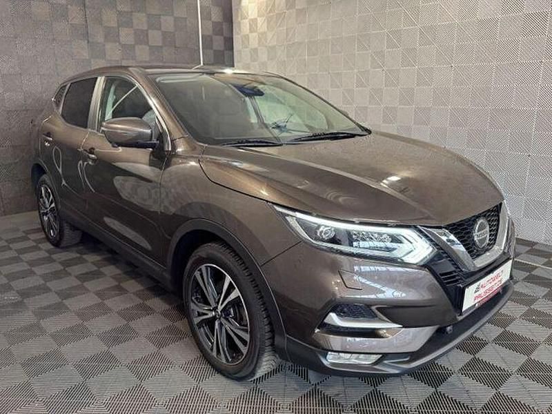 Braun Gebraucht 2018 Nissan Qashqai 360º SUV | 17.680 € (Etwas zu teuer) - Bild 1/4