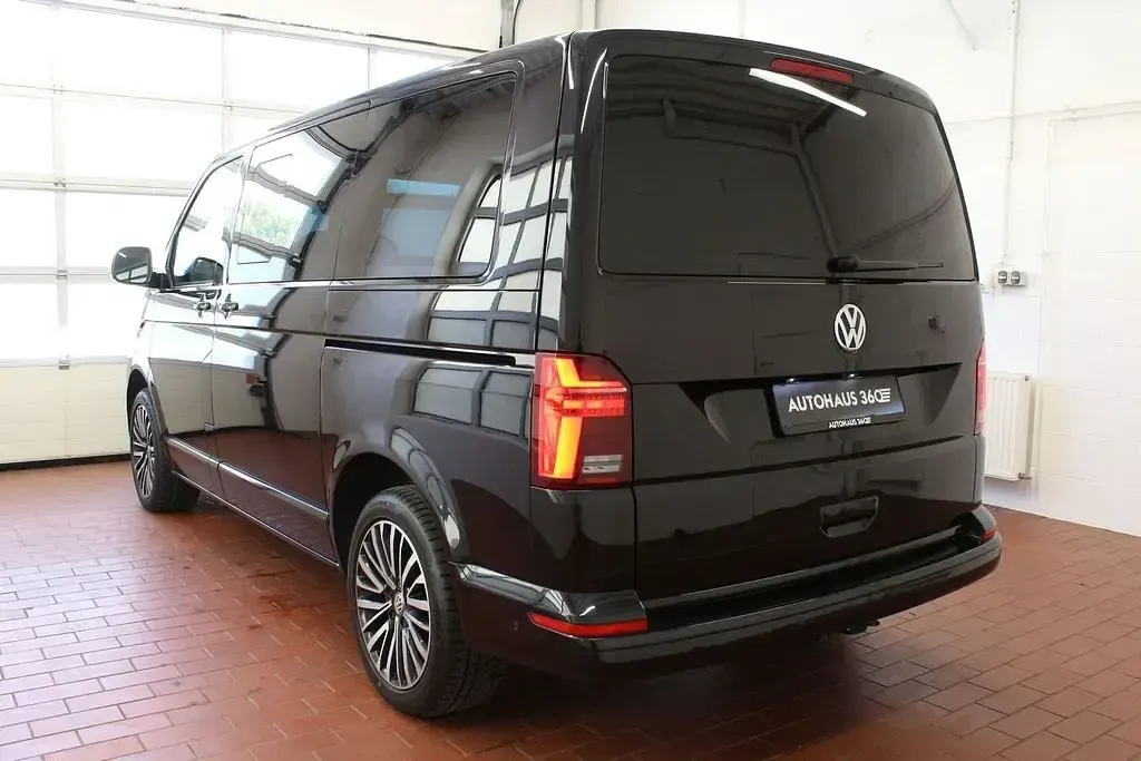 Używany VW Multivan Highline 204 KM (150 kW) 2021 Czarny Minivan