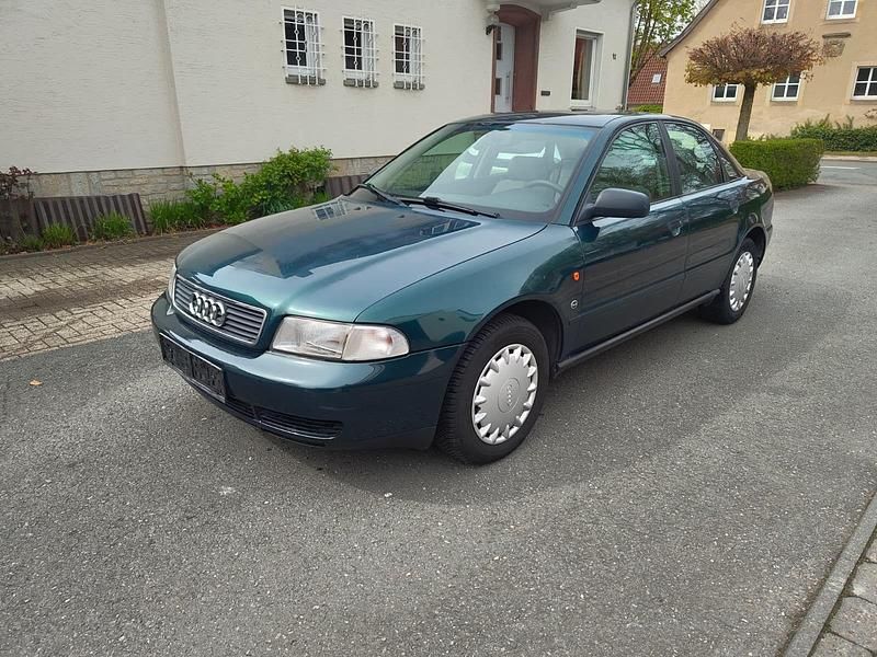 Usata Audi A4 101 CV (74 kW) 1995 Verde Berlina